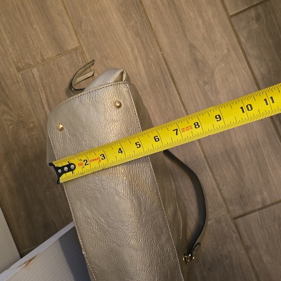 Elegant Large Silver/Gold Bag (7gw) - Picture 6 of 8